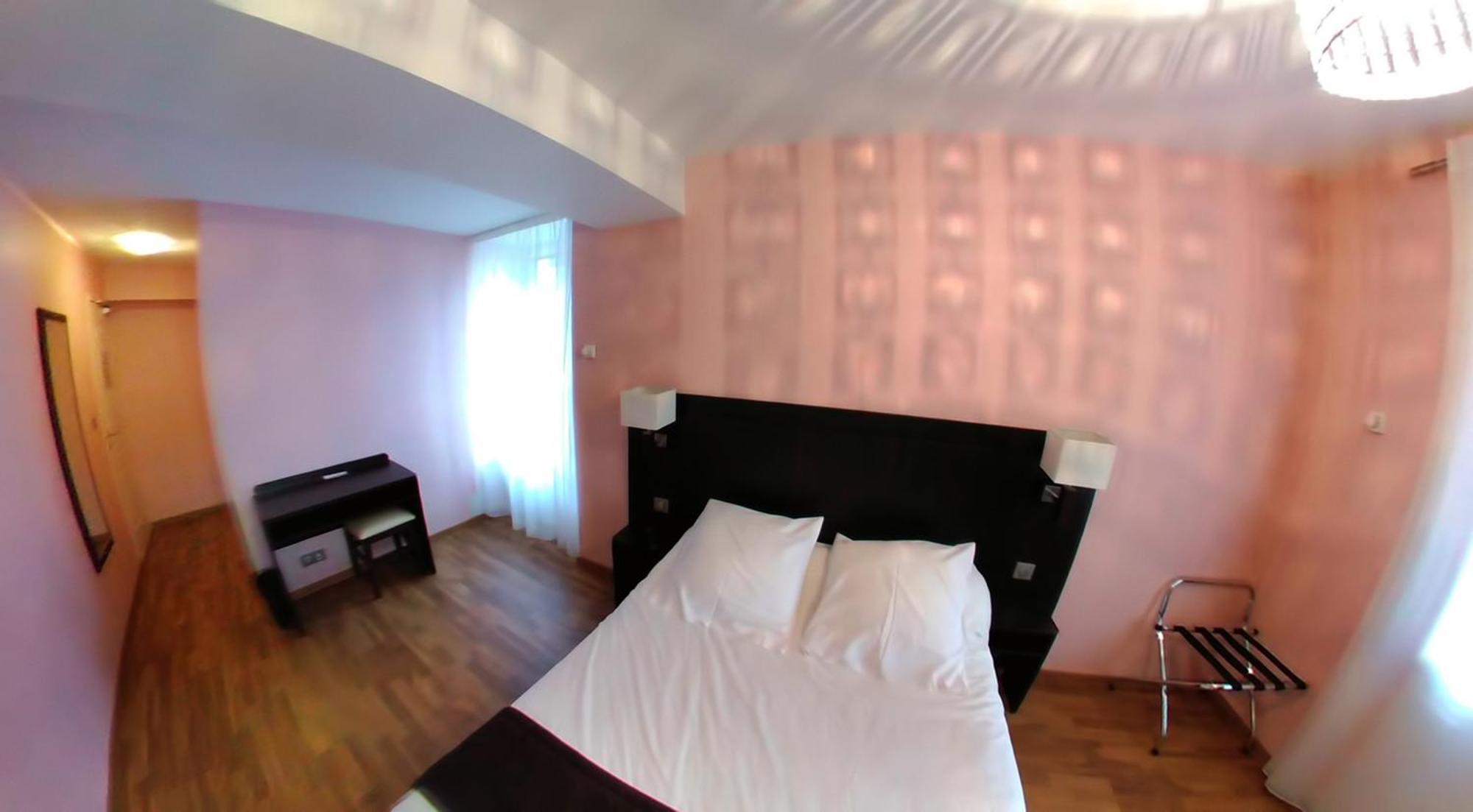 Hotel Au Bon Coin Cloyes-sur-le-Loir Экстерьер фото